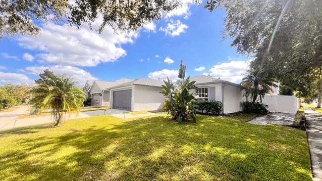 Building Photo - The Heart of Maitland: 3BD/2BA Home That F...