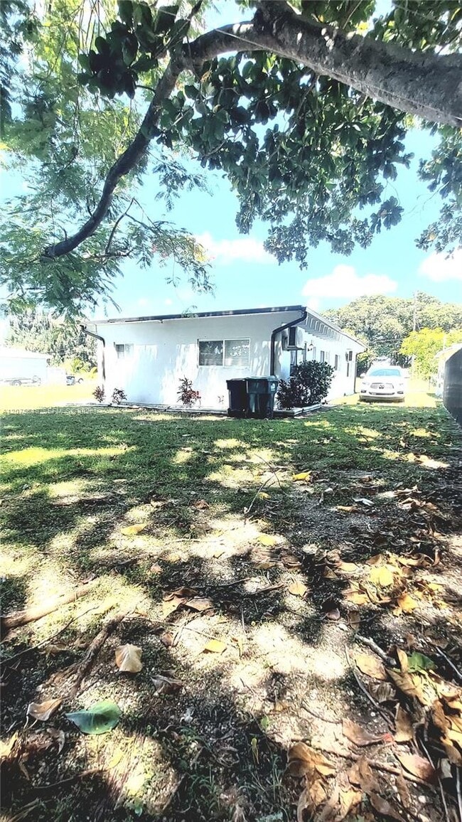 Building Photo - 21910 SW 118th Ct
