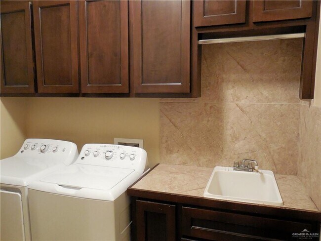 Building Photo - 35 N 23rd St