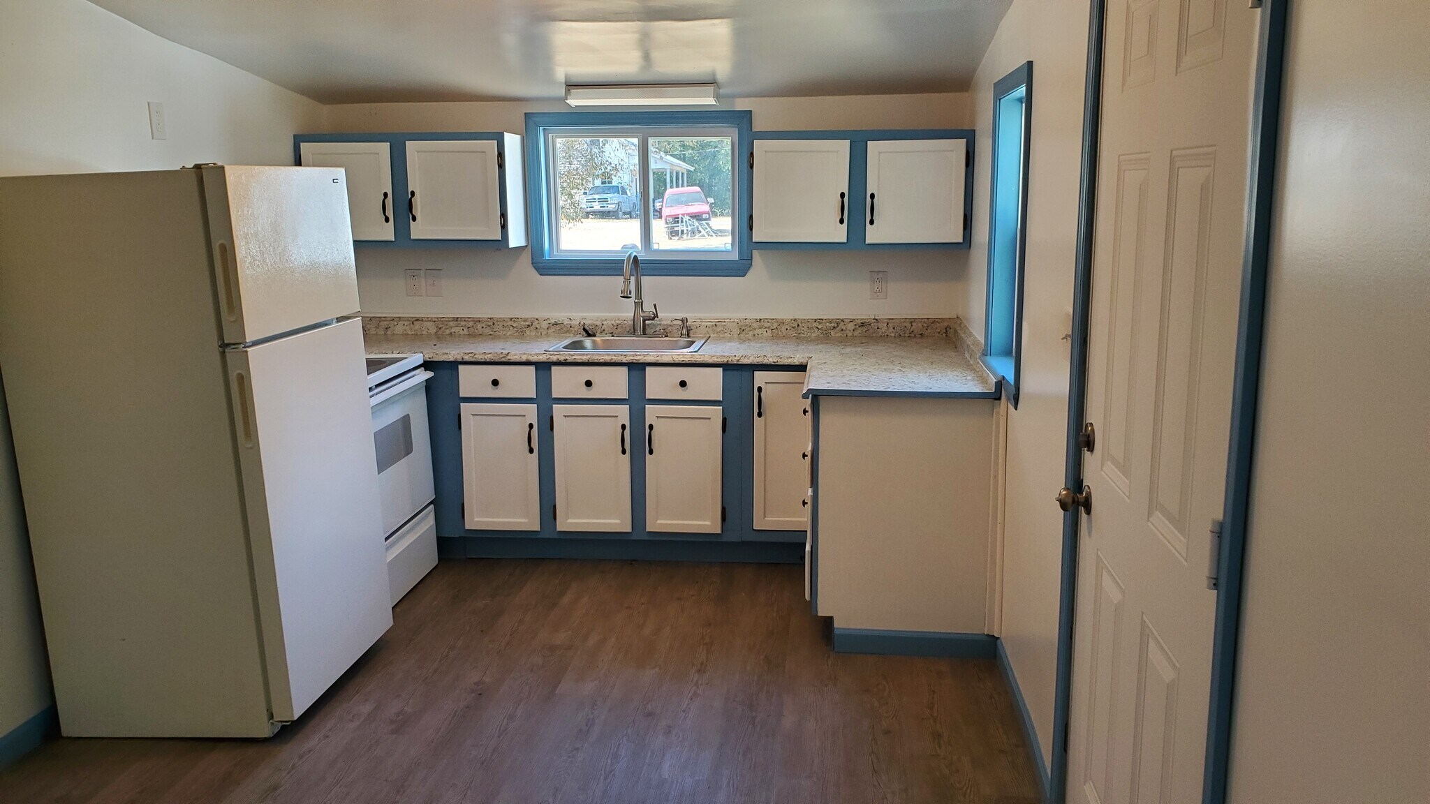 Kitchen - 390 Cottage Home Rd