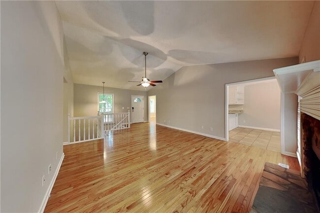 Building Photo - 501 Brooksdale Dr