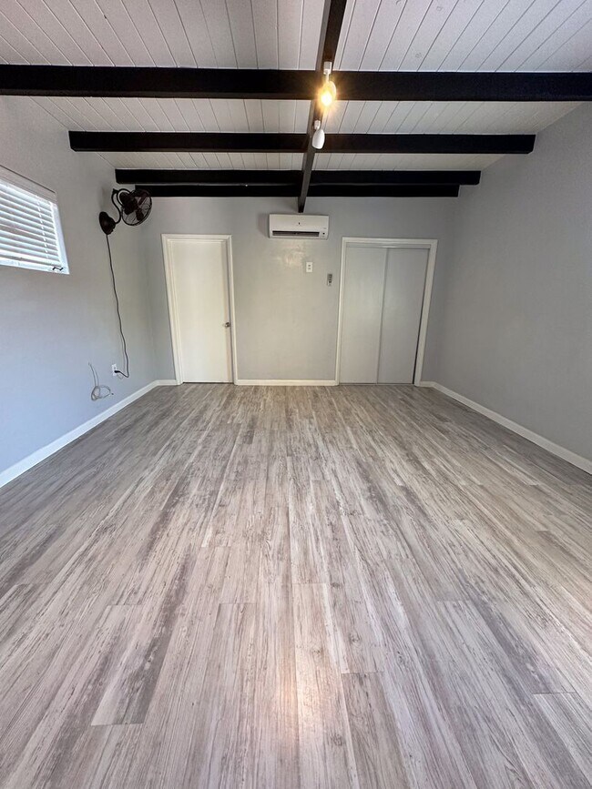 Building Photo - 1936 N Tucson Blvd