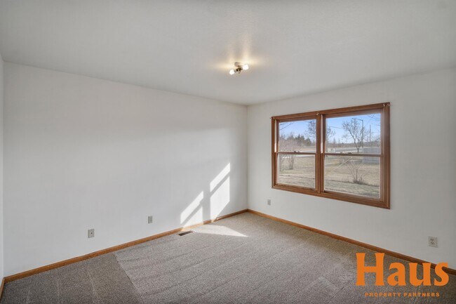 Building Photo - 1839 SE 43rd Terrace