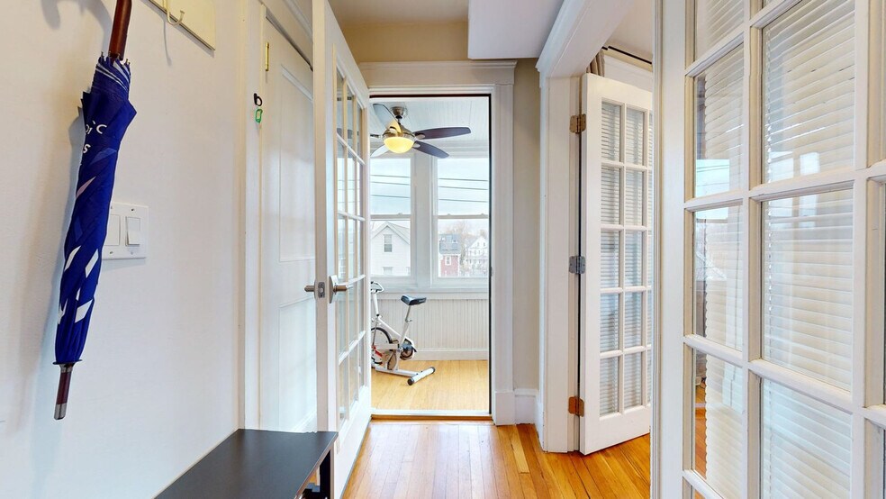 Building Photo - 28 Clay St