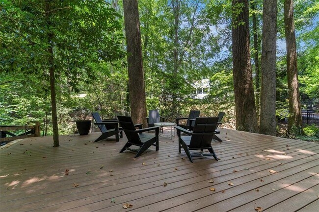 Building Photo - 3825 Peachtree Dunwoody Rd