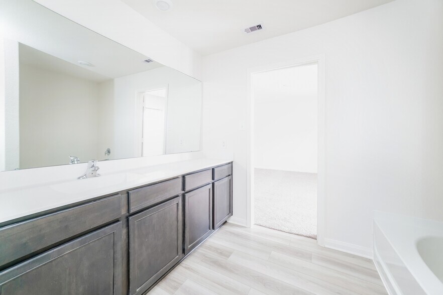 Building Photo - 26709 Frost Dr