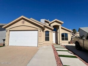 Building Photo - 757 Desert Star Dr