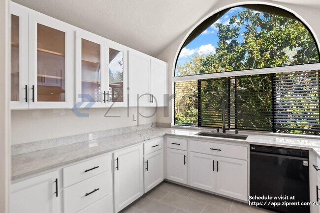 Building Photo - 16931 Sorrel Way