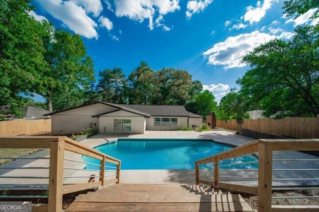 Building Photo - 3154 N Druid Hills Rd