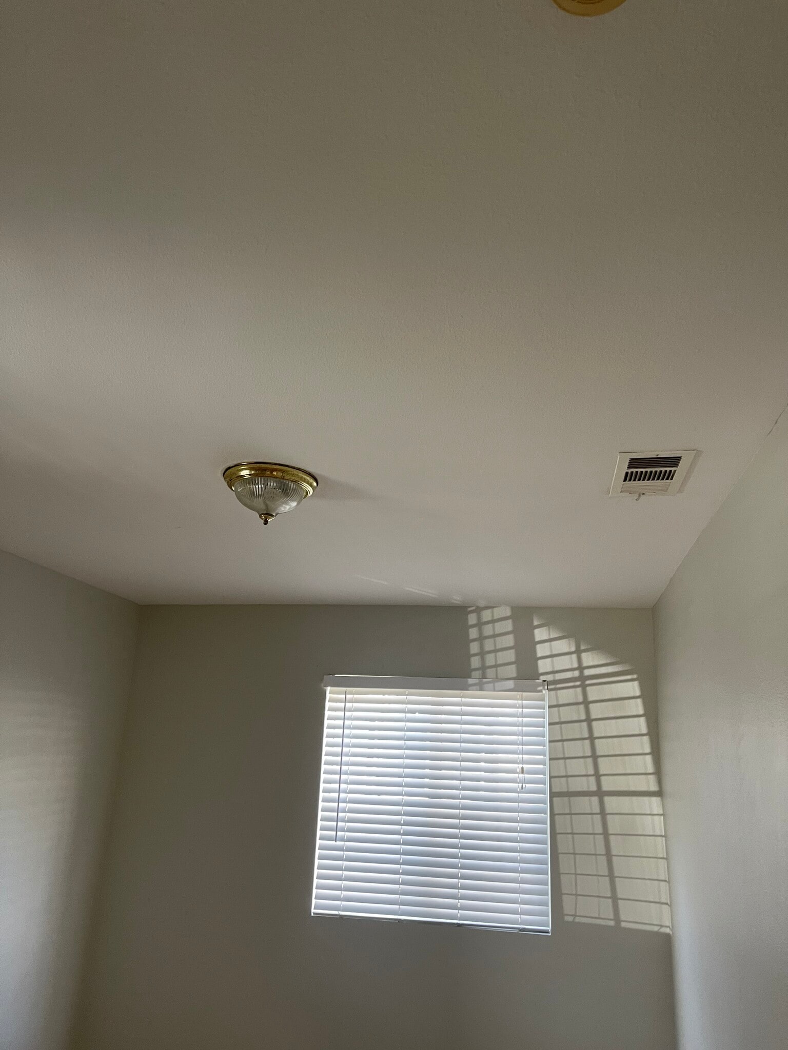 Building Photo - 1785 N Oxford Ave