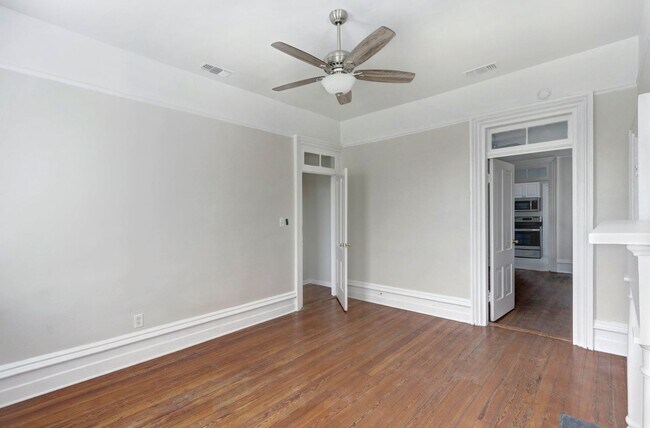 Building Photo - 218 E Henry St