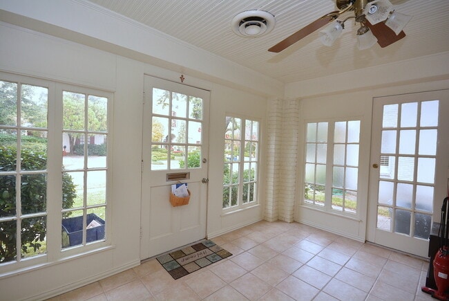 Building Photo - WEST UNIVERSITY LEASE HOME
