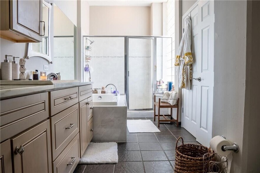 Building Photo - 3820 Roswell Rd NE