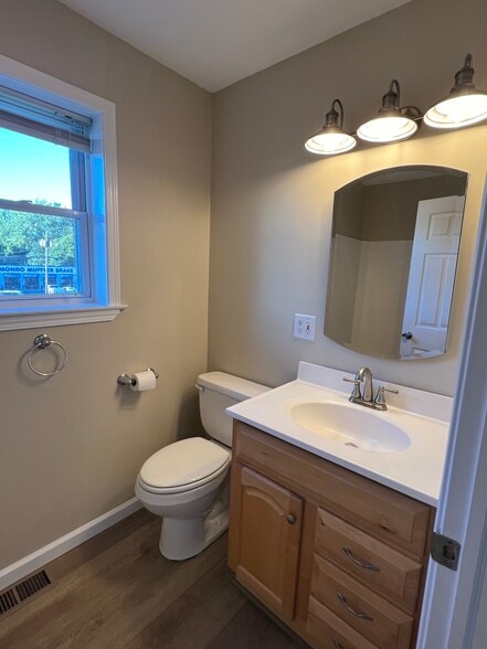 Master Bathroom - 176 Duer St