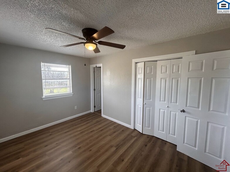 Building Photo - 1314 NW Irwin Ave