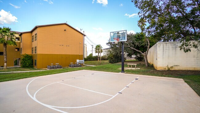 La Villita Apartments Carrizo Springs, TX Apartment Finder