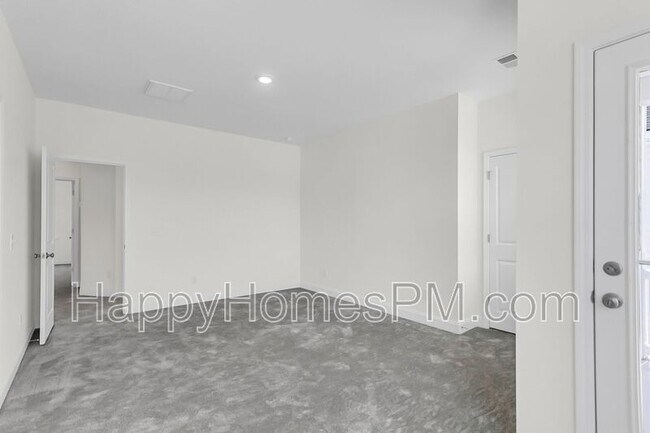 Building Photo - 335 Chapman Cir