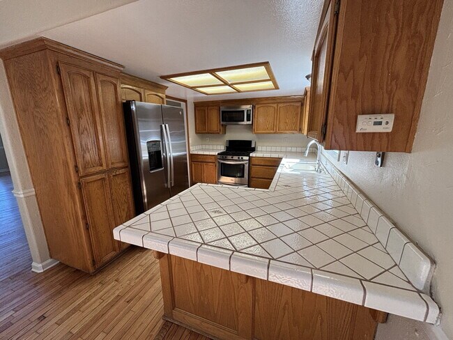Building Photo - Freshly remodeled home in Pleasant Valley with private yard for rent!