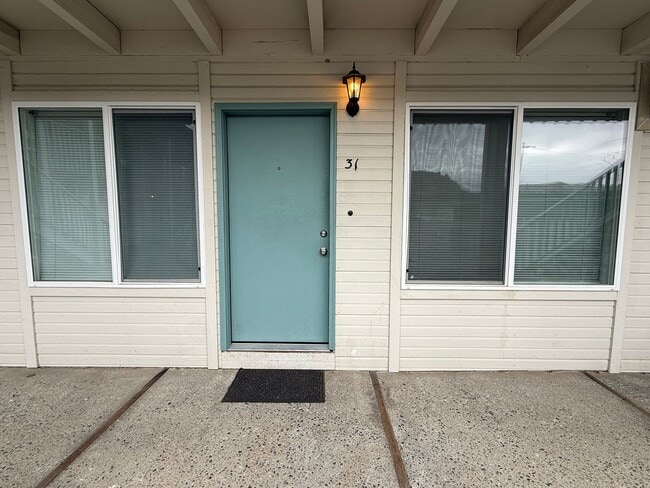 Building Photo - Now renting 1 bedroom Condo Downstairs