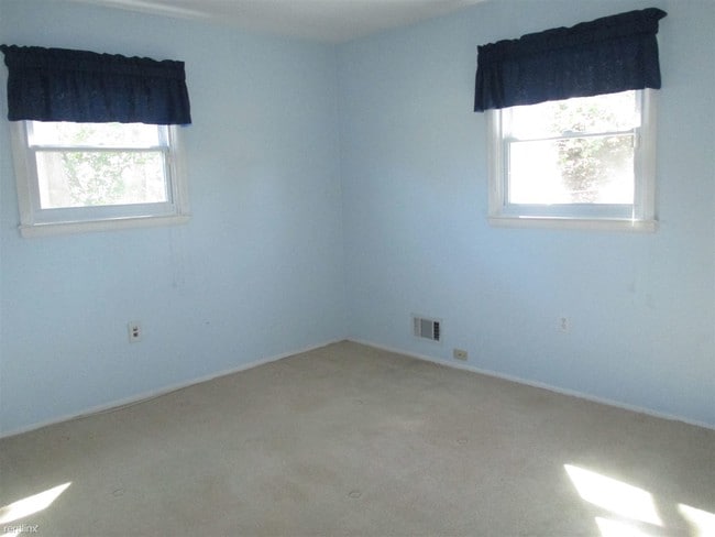 Building Photo - 4 br, 2 bath House - 400 Marley Neck Blvd