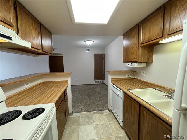 Building Photo - 18301 E Kepner Pl