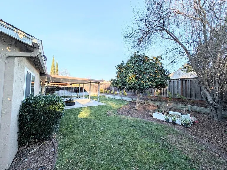 backyard view 2 - 130 Avenida Espana