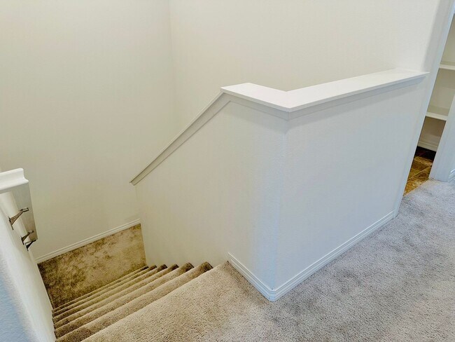 Building Photo - Newly Built 3 Bed Condo for Rent in Winche...