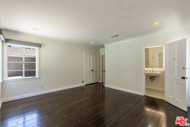 Building Photo - 11339 Thurston Pl
