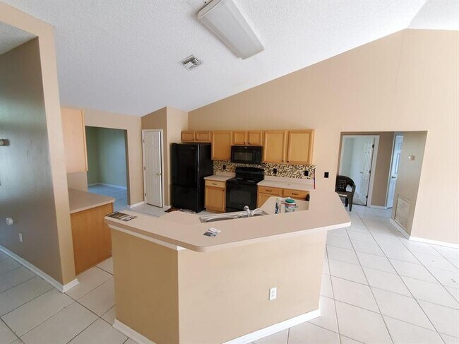 Building Photo - 2518 SE Cooper Ln