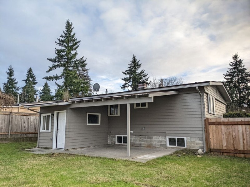 Building Photo - 604 Camas Ave NE