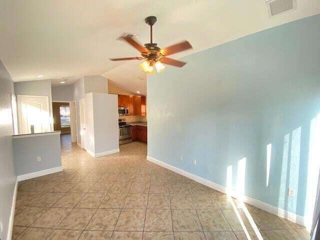 Building Photo - 4828 Cambridge St