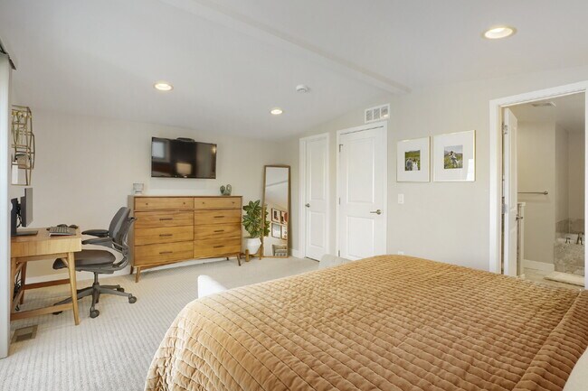 Building Photo - Charming Home in the Baker Neighborhood!
