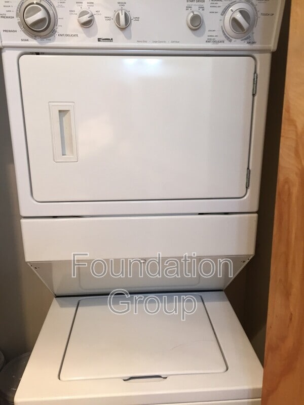 Building Photo - 4038 Stone Way N