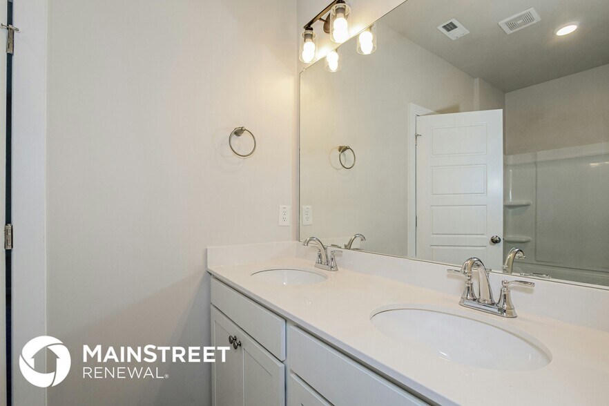 Building Photo - 55 Ridgeview Cir