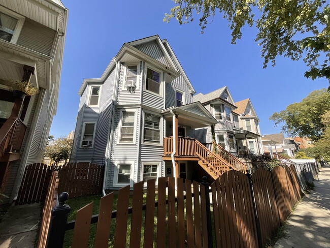 Building Photo - 4318 N Albany Ave