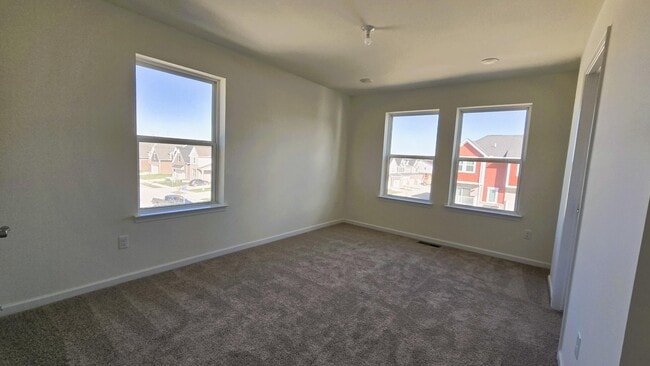 Building Photo - 4876 Parkside Ln