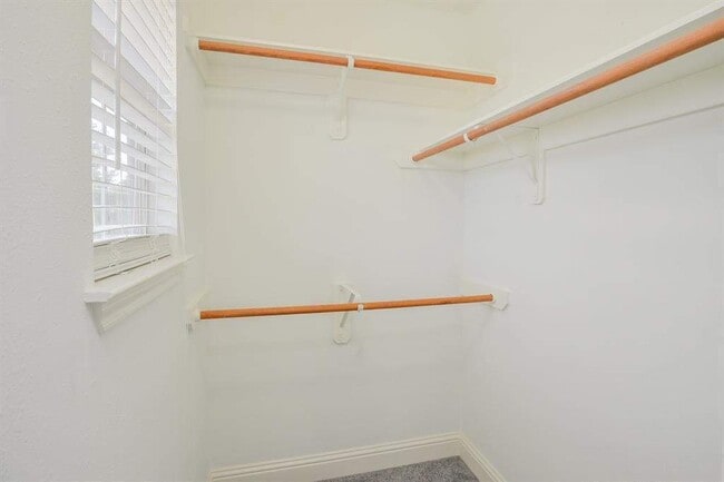 Building Photo - 8755 Thistlemoor Ln