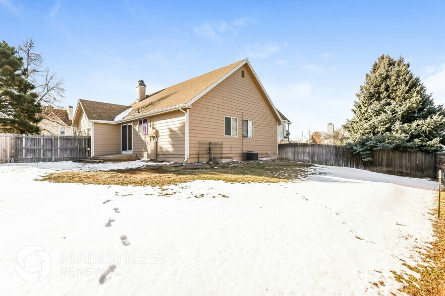 Building Photo - 18019 E Bellewood Dr