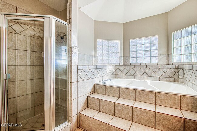 Building Photo - 6076 Los Siglos Dr