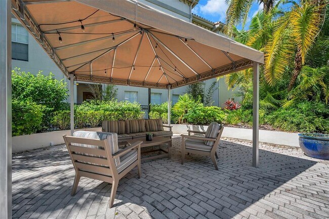 Building Photo - 520 S Armenia Ave