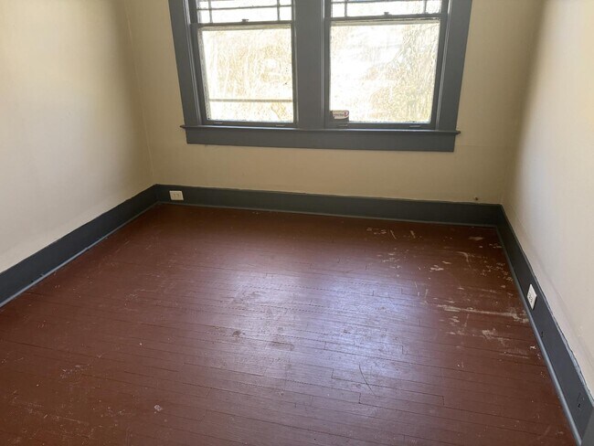 Building Photo - 764 Hopkins Dr