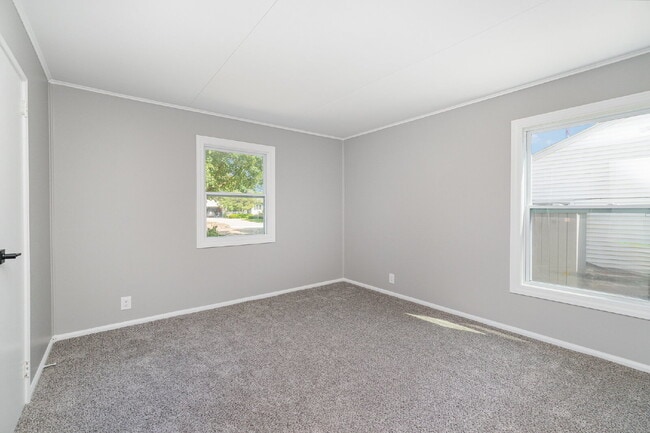 Building Photo - 2- Bedroom Single family home Only $1250/M...