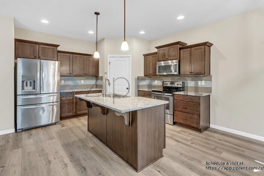 Building Photo - 2812 25th Pl