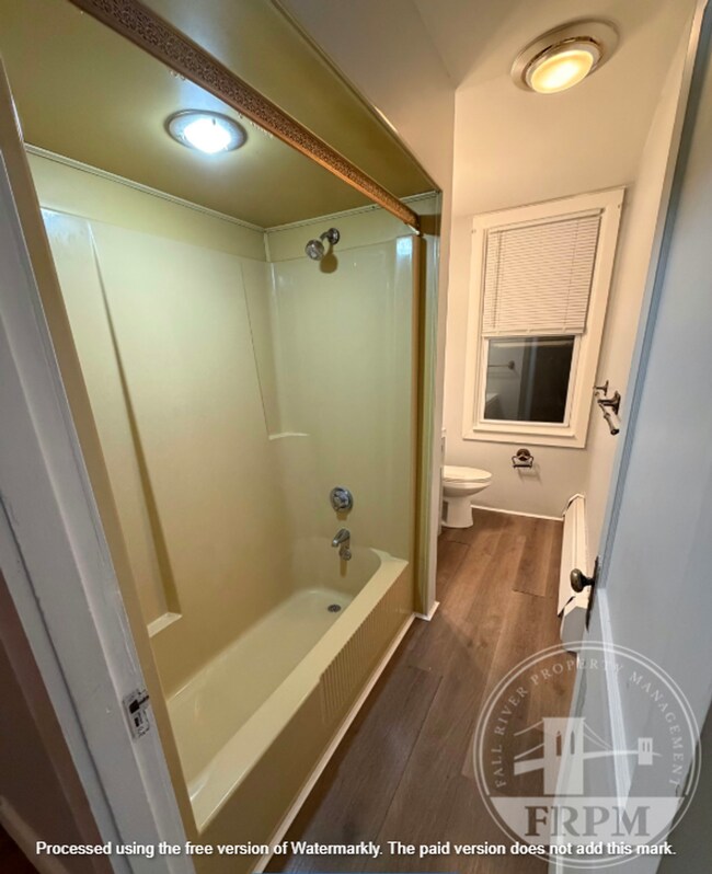 Building Photo - 318 Wood St