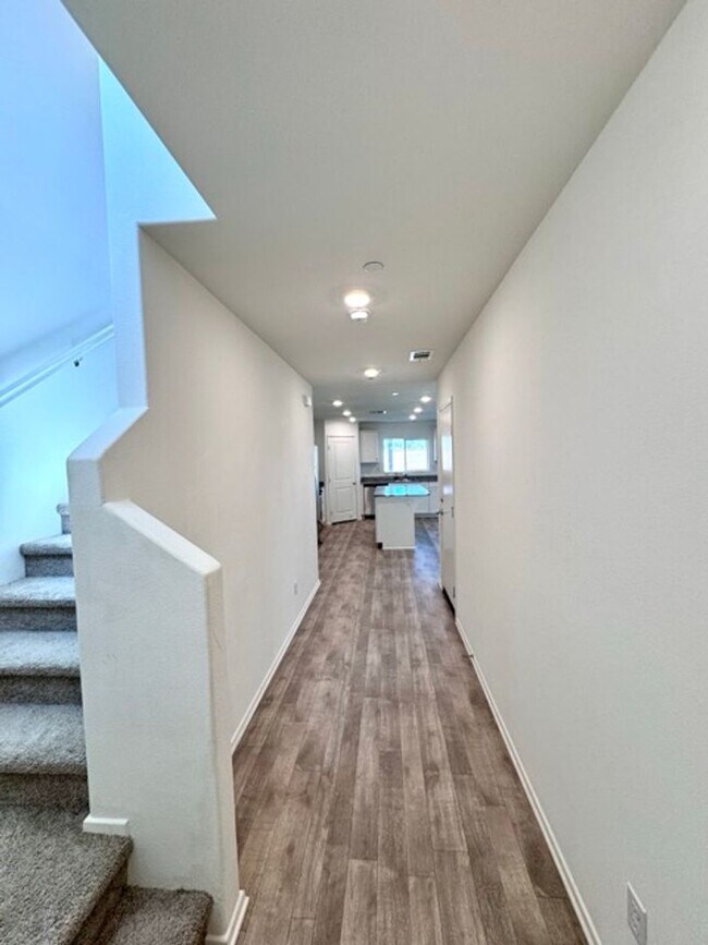 Building Photo - Newly built 4 bedroom Winchester home for ...