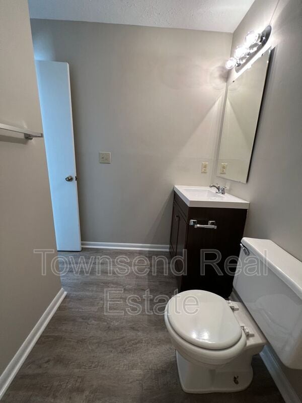 Building Photo - 1429B Ireland Dr