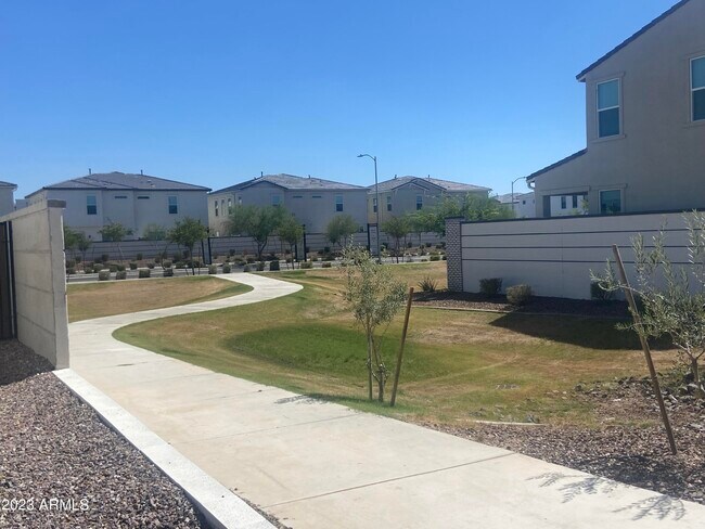 Building Photo - 4848 E Muriel Dr