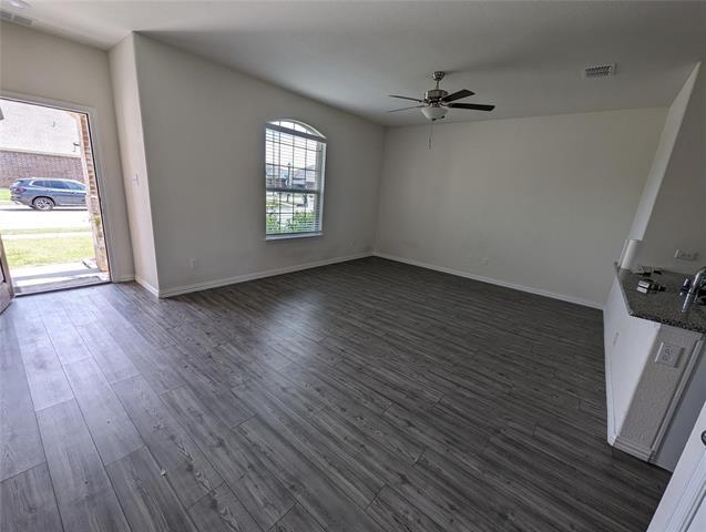 Building Photo - 132 Copper Switch Dr