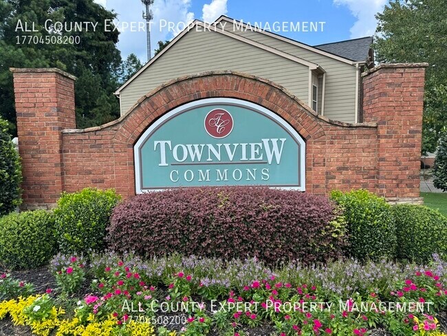 Building Photo - 157 Townview Dr