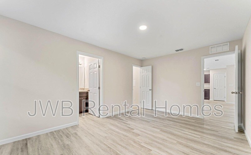 Building Photo - 5428 Chenango Blvd